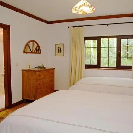 Vila Acorn *